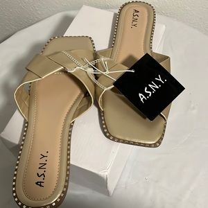 Gold size 9  wide sandals